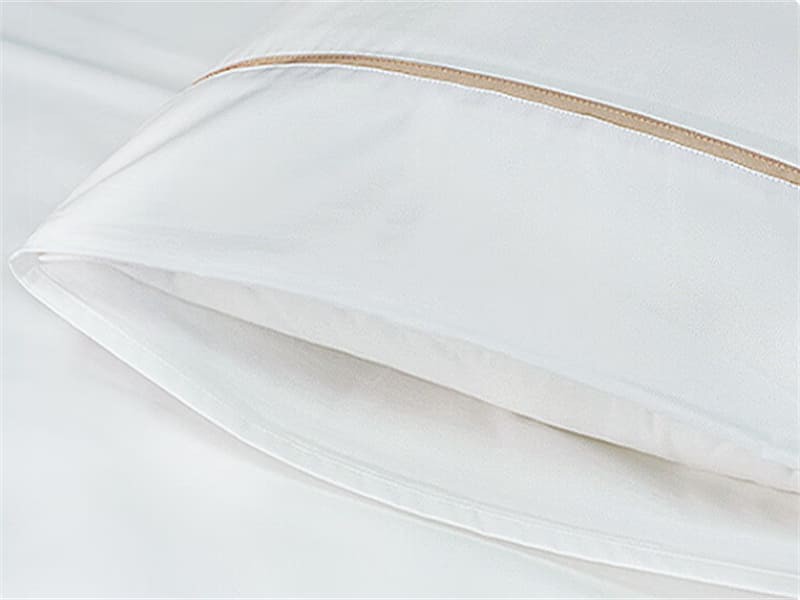 Hotel room linen covers Hotel room linen covers